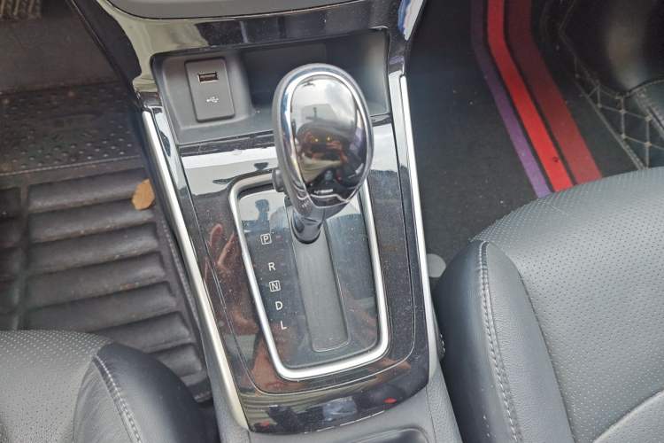 Used Nissan Sylphy 2019 1.6XV CVT Smart Connect Luxury Edition China V Standard Gear Lever