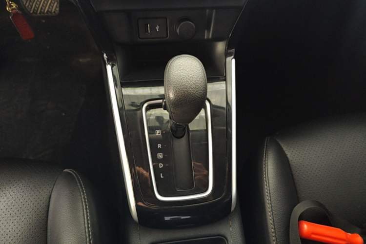 Used Nissan Sylphy 2019 Classic 1.6XL CVT Luxury Edition Gear Lever