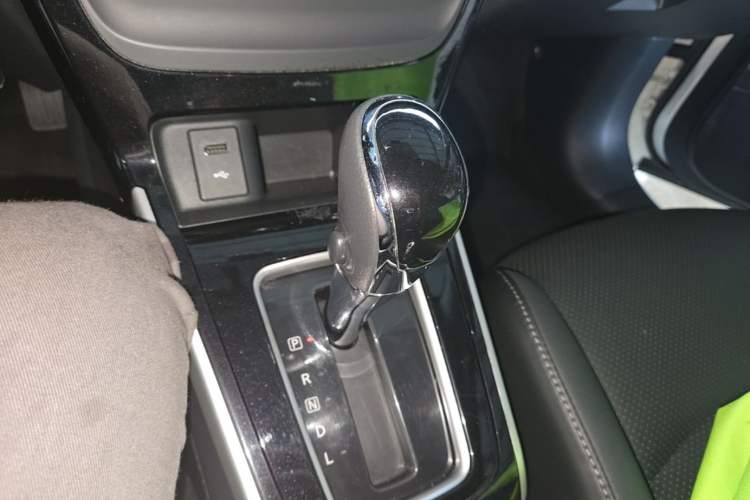 Used Nissan Sylphy 2019 1.6XV CVT Smart Connect Luxury Edition China VI Standard Gear Lever