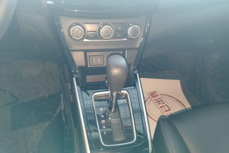 Used Nissan Sylphy 2019 Classic 1.6XL CVT Luxury Edition Gear Lever