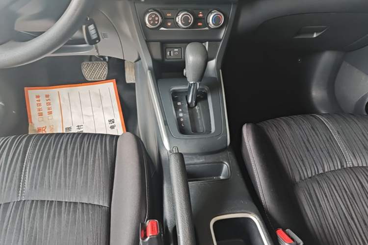 Used Nissan Sylphy 2019 Classic 1.6XE CVT Comfort Edition Gear Lever