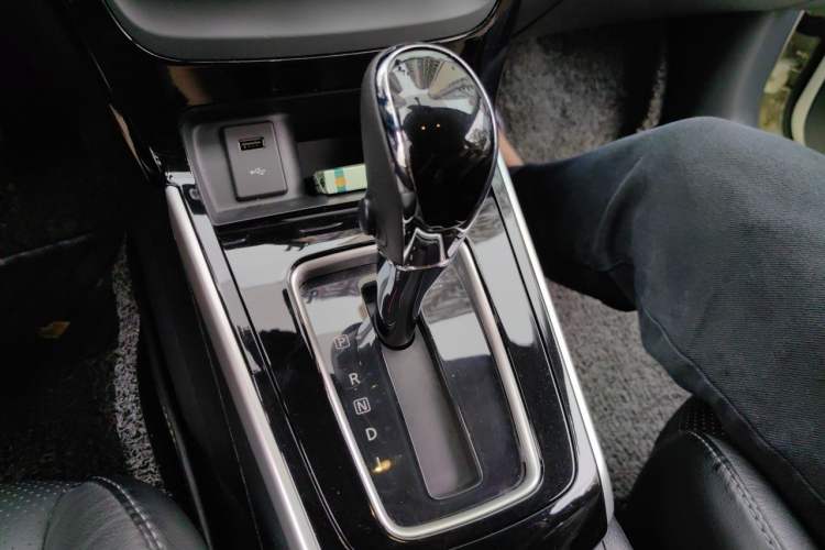 Used Nissan Sylphy 2019 1.6XV CVT Smart Connect Luxury Edition China V Standard Gear Lever