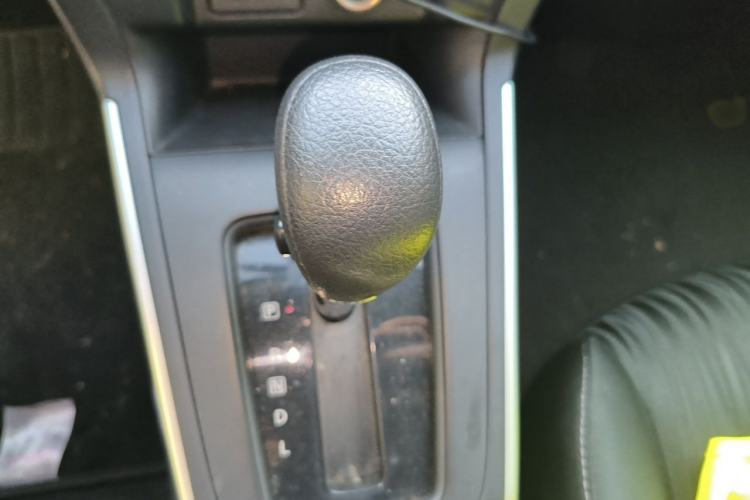 Used Nissan Sylphy 2019 Classic 1.6XE CVT Comfort Edition Gear Lever