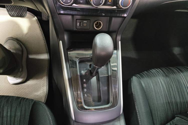 Used Nissan Sylphy 2019 Classic 1.6XE CVT Comfort Edition Gear Lever