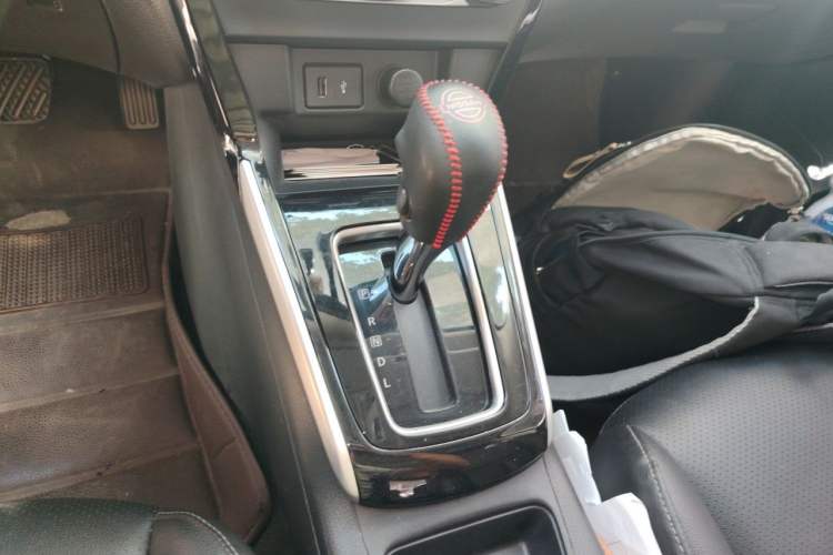 Used Nissan Sylphy 2019 Classic 1.6XL CVT Luxury Edition Gear Lever