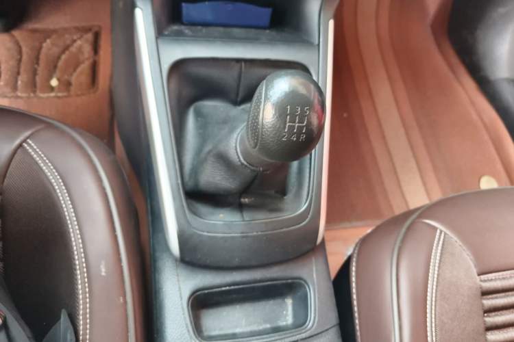 Used Nissan Sylphy 2019 Classic 1.6XE Manual Comfort Edition Gear Lever