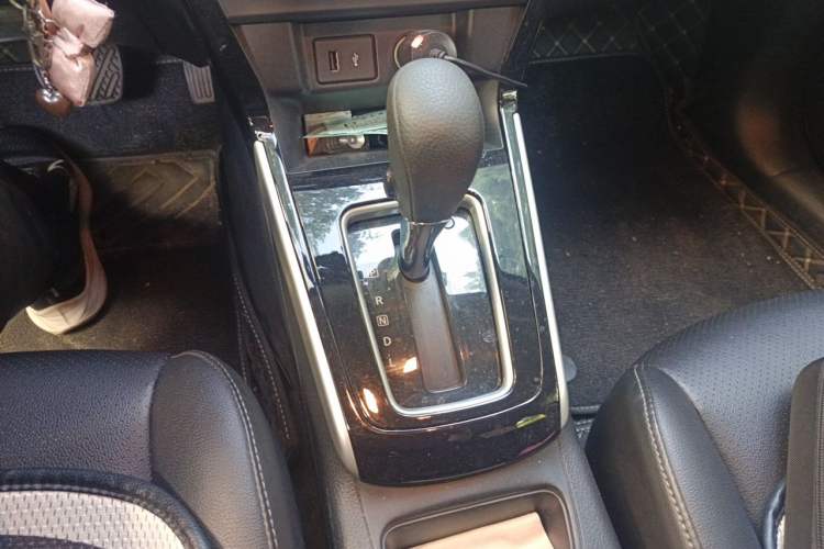 Used Nissan Sylphy 2019 Classic 1.6XL CVT Luxury Edition Gear Lever