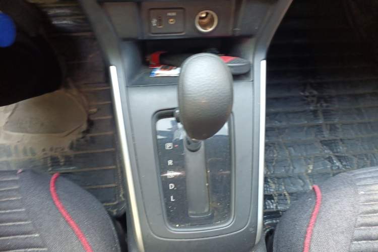 Used Nissan Sylphy 2019 Classic 1.6XE CVT Comfort Edition Gear Lever