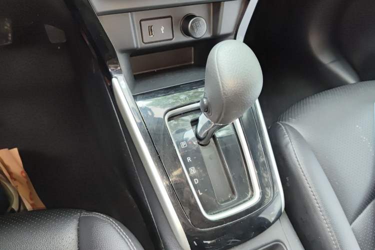 Used Nissan Sylphy 2019 Classic 1.6XL CVT Luxury Edition Gear Lever