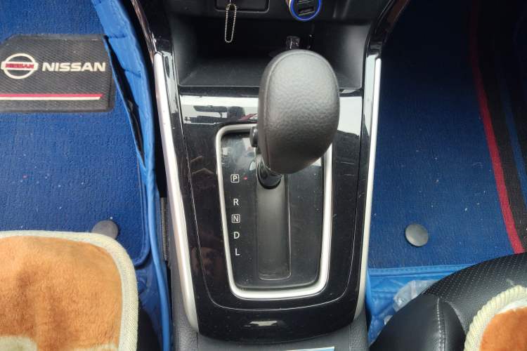 Used Nissan Sylphy 2019 Classic 1.6XL CVT Luxury Edition Gear Lever