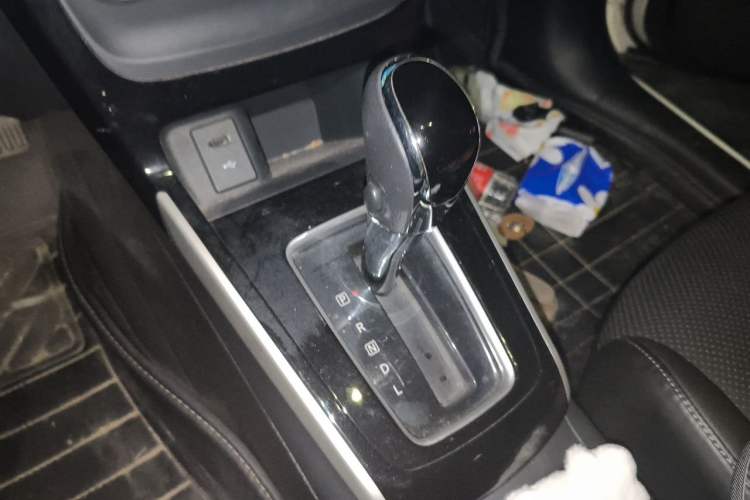 Used Nissan Sylphy 2019 1.6XV CVT Smart Connect Luxury Edition China V Standard Gear Lever