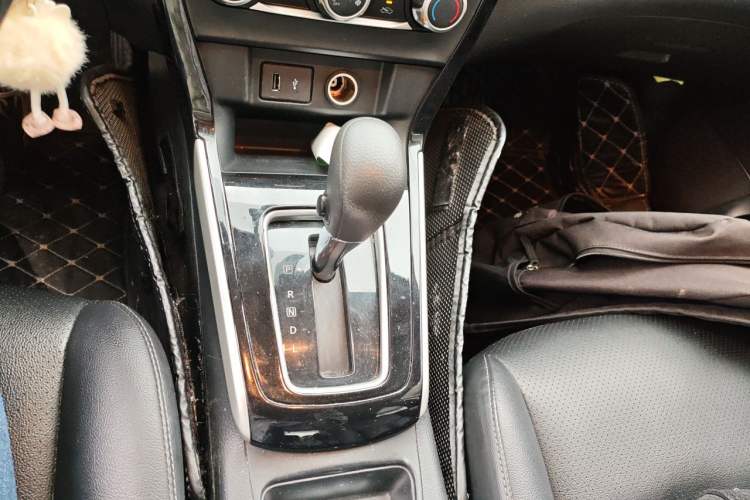 Used Nissan Sylphy 2019 Classic 1.6XL CVT Luxury Edition Gear Lever