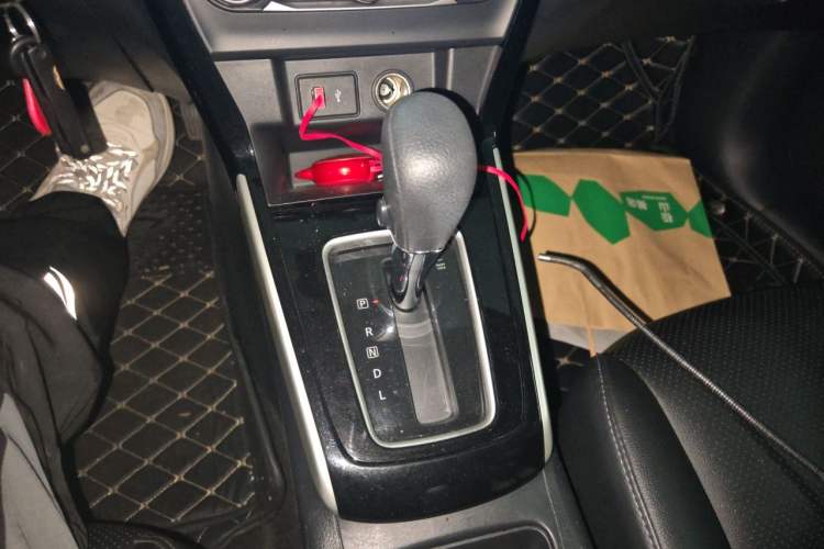 Used Nissan Sylphy 2019 Classic 1.6XL CVT Luxury Edition Gear Lever