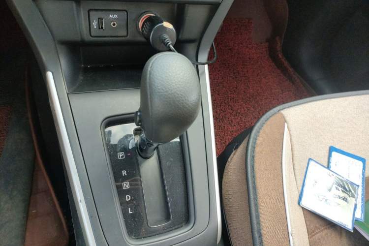 Used Nissan Sylphy 2019 Classic 1.6XE CVT Comfort Edition Gear Lever