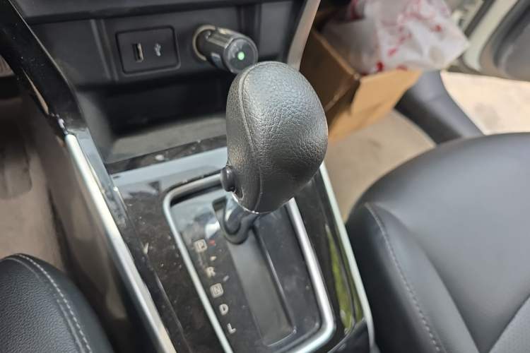 Used Nissan Sylphy 2019 Classic 1.6XL CVT Luxury Edition Gear Lever