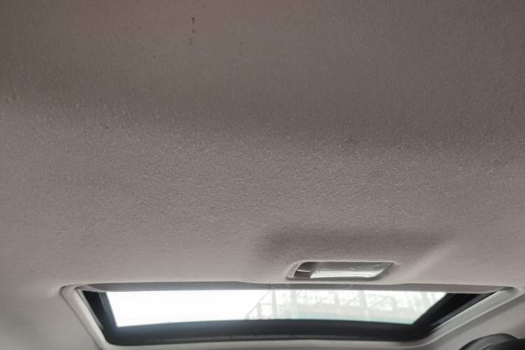 Used Nissan Sylphy 2019 1.6XV CVT Smart Connect Luxury Edition China VI Standard Headliner