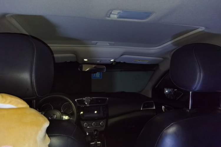 Used Nissan Sylphy 2019 1.6XV CVT Smart Connect Luxury Edition China VI Standard Headliner