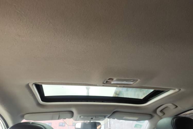 Used Nissan Sylphy 2019 1.6XV CVT Smart Connect Luxury Edition China VI Standard Headliner