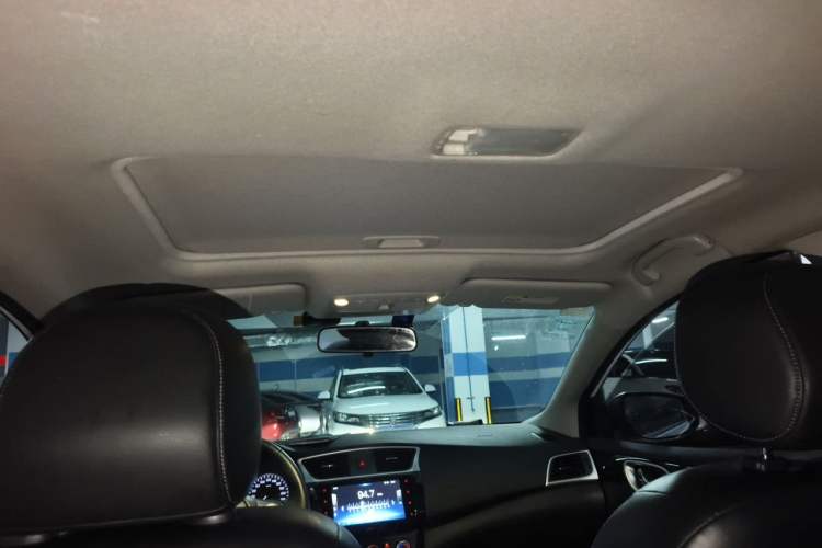 Used Nissan Sylphy 2019 1.6XV CVT Smart Connect Luxury Edition China VI Standard Headliner