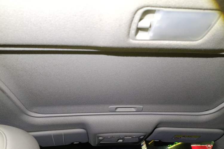 Used Nissan Sylphy 2019 1.6XV CVT Smart Connect Luxury Edition China VI Standard Headliner