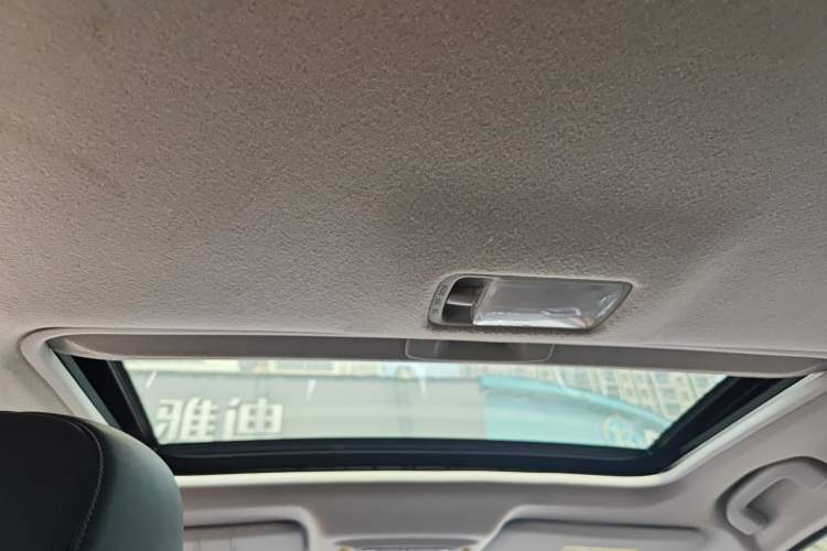 Used Nissan Sylphy 2019 1.6XV CVT Smart Connect Luxury Edition China VI Standard Headliner