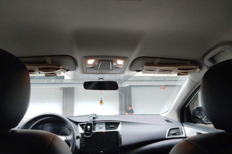 Used Nissan Sylphy 2019 1.6XE CVT Comfort Edition China VI Standard Headliner