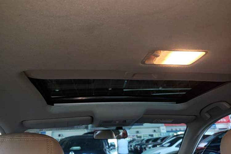Used Nissan Sylphy 2019 Classic 1.6XE+ CVT Smart Connect Luxury Edition Headliner