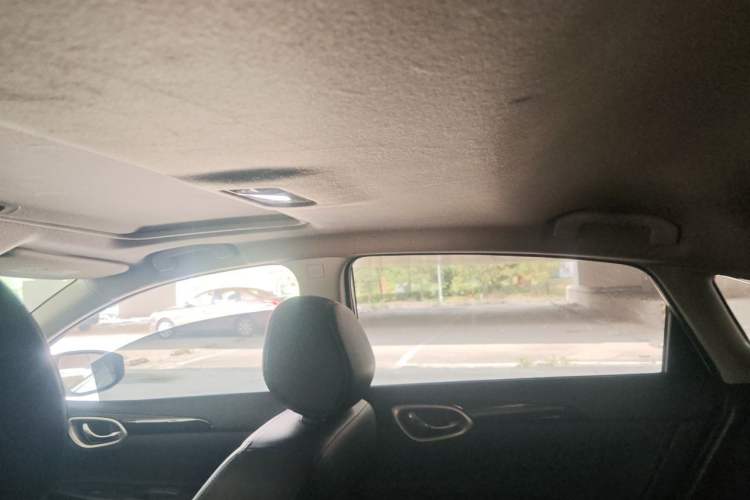 Used Nissan Sylphy 2019 1.6XV CVT Smart Connect Luxury Edition China VI Standard Headliner