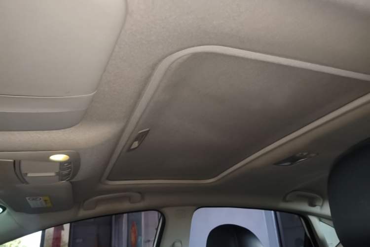 Used Nissan Sylphy 2019 1.6XV CVT Smart Connect Luxury Edition China VI Standard Headliner