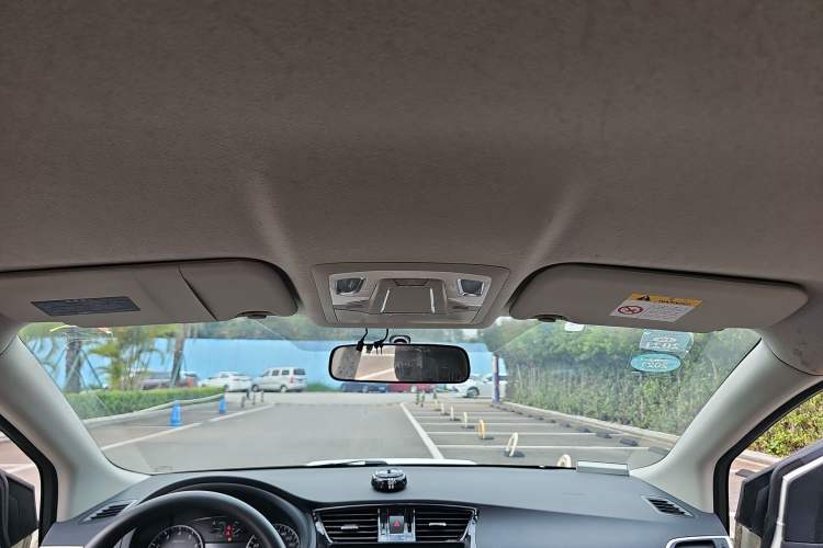 Used Nissan Sylphy 2019 1.6XE CVT Comfort Edition China VI Standard Headliner