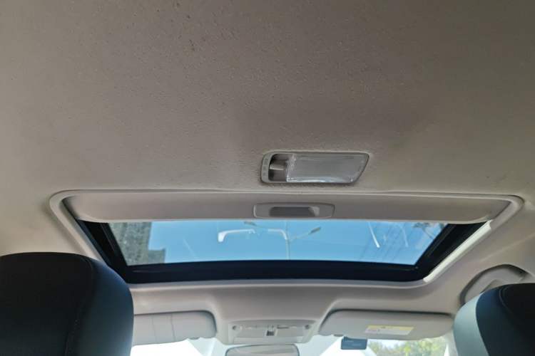 Used Nissan Sylphy 2019 1.6XV CVT Smart Connect Luxury Edition China V Standard Headliner