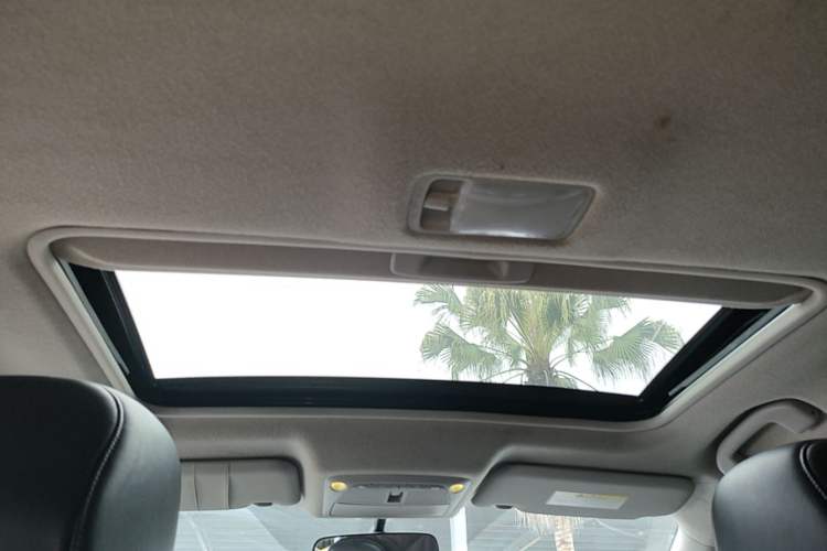 Used Nissan Sylphy 2019 1.6XV CVT Smart Connect Luxury Edition China VI Standard Headliner