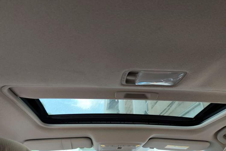 Used Nissan Sylphy 2019 1.6XV CVT Smart Connect Luxury Edition China VI Standard Headliner