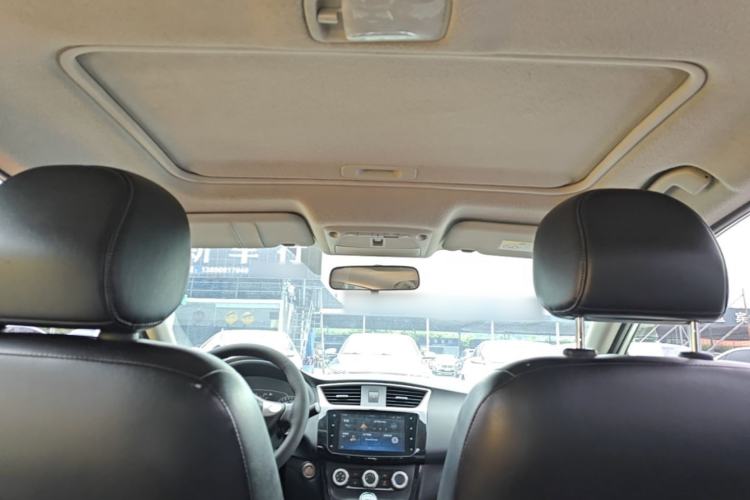 Used Nissan Sylphy 2019 1.6XV CVT Smart Connect Luxury Edition China VI Standard Headliner