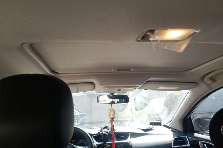 Used Nissan Sylphy 2019 1.6XV CVT Smart Connect Luxury Edition China V Standard Headliner