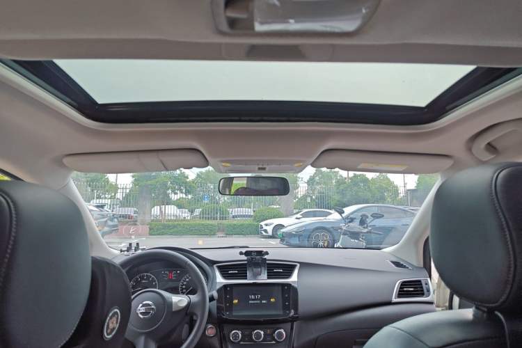 Used Nissan Sylphy 2019 1.6XV CVT Smart Connect Luxury Edition China V Standard Headliner