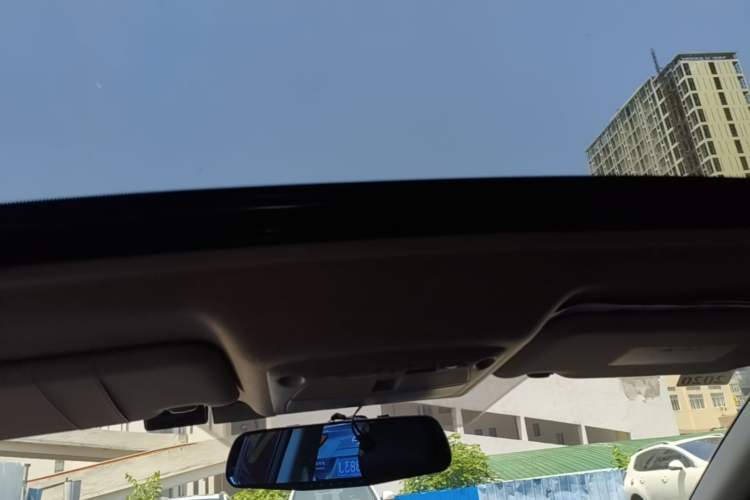 Used Nissan Sylphy 2019 1.6XV CVT Smart Connect Luxury Edition China VI Standard Headliner