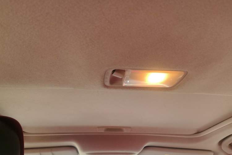Used Nissan Sylphy 2019 1.6XV CVT Smart Connect Luxury Edition China VI Standard Headliner