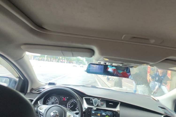 Used Nissan Sylphy 2019 1.6XV CVT Smart Connect Luxury Edition China VI Standard Headliner