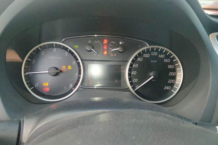 Used Nissan Sylphy 2019 1.6XV CVT Smart Connect Luxury Edition China VI Standard Instrument Cluster