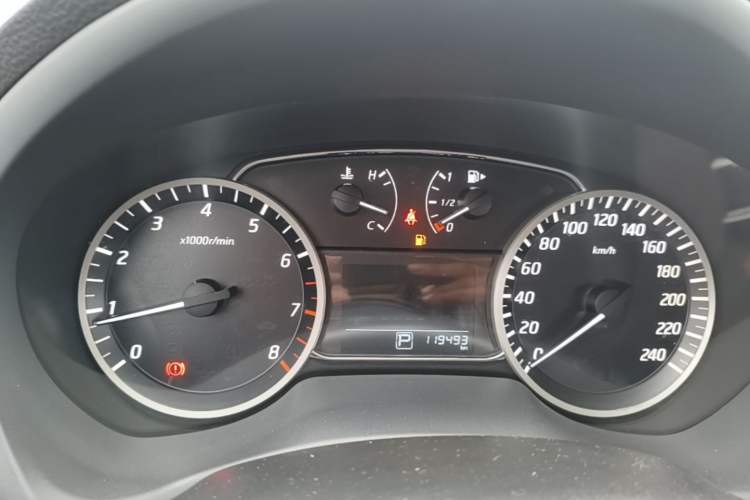 Used Nissan Sylphy 2019 1.6XV CVT Smart Connect Luxury Edition China VI Standard Instrument Cluster