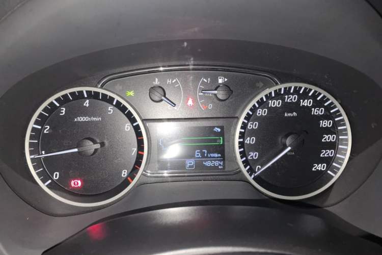 Used Nissan Sylphy 2019 1.6XV CVT Smart Connect Luxury Edition China VI Standard Instrument Cluster