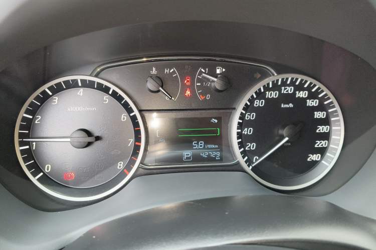 Used Nissan Sylphy 2019 1.6XV CVT Smart Connect Luxury Edition China VI Standard Instrument Cluster
