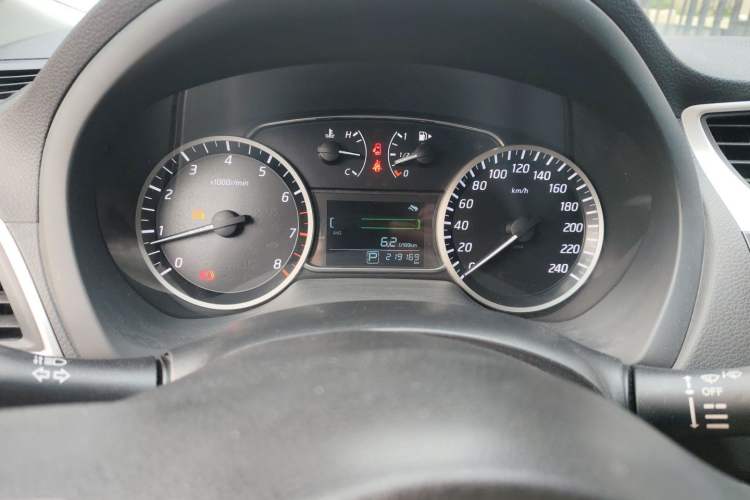 Used Nissan Sylphy 2019 1.6XV CVT Smart Connect Luxury Edition China VI Standard Instrument Cluster