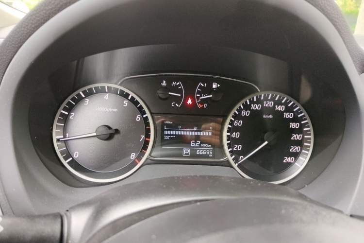 Used Nissan Sylphy 2019 1.6XV CVT Smart Connect Luxury Edition China VI Standard Instrument Cluster