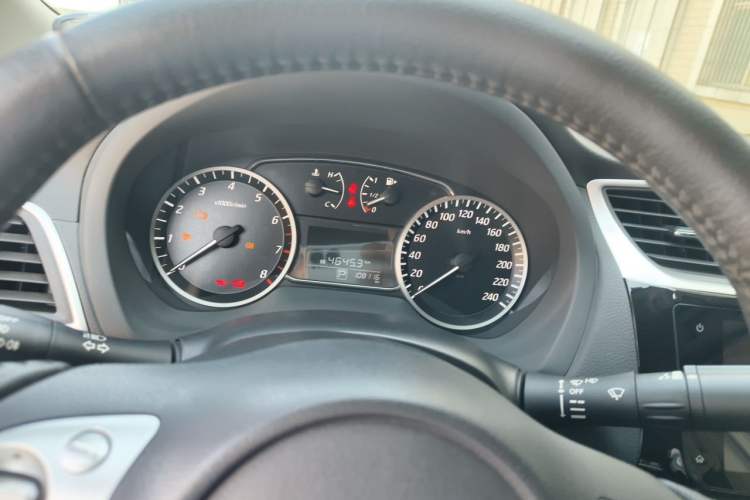 Used Nissan Sylphy 2019 1.6XV CVT Smart Connect Luxury Edition China VI Standard Instrument Cluster