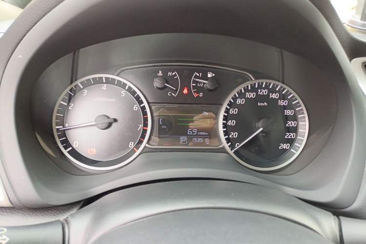 Used Nissan Sylphy 2019 1.6XV CVT Smart Connect Luxury Edition China VI Standard Instrument Cluster