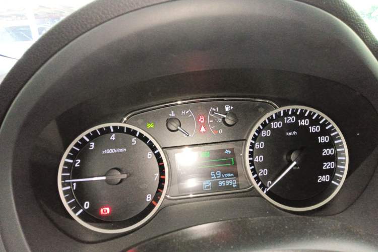 Used Nissan Sylphy 2019 1.6XV CVT Smart Connect Luxury Edition China VI Standard Instrument Cluster