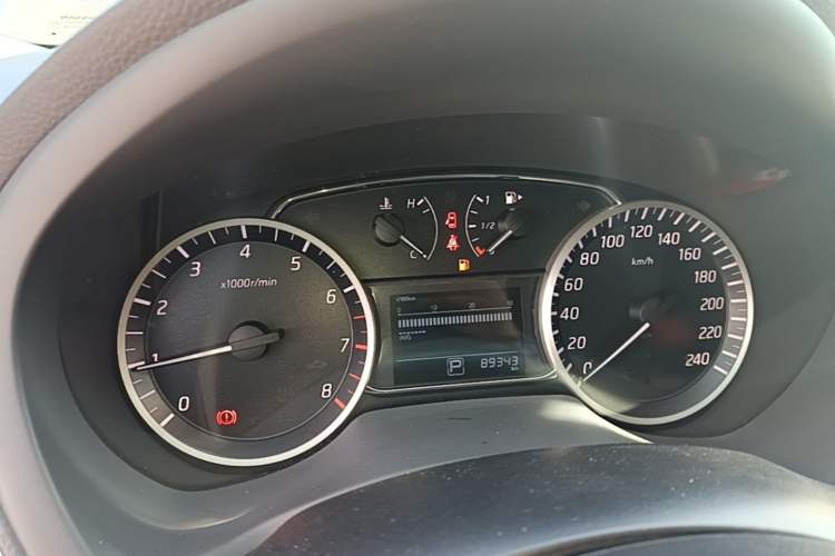 Used Nissan Sylphy 2019 1.6XV CVT Smart Connect Luxury Edition China VI Standard Instrument Cluster