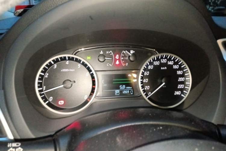 Used Nissan Sylphy 2019 1.6XV CVT Smart Connect Luxury Edition China VI Standard Instrument Cluster